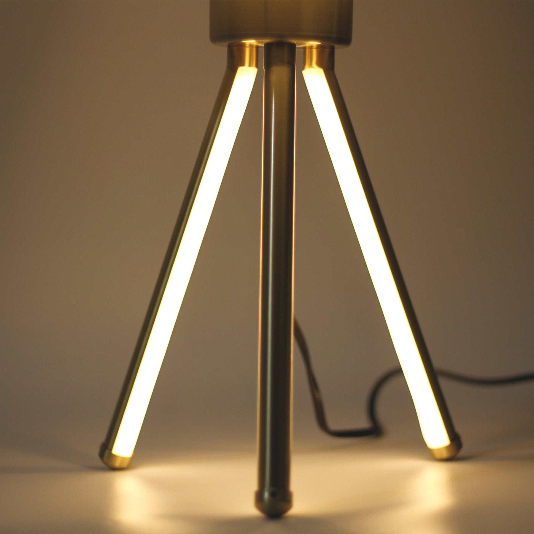 Sylive Table Lamp - Johnny Boy