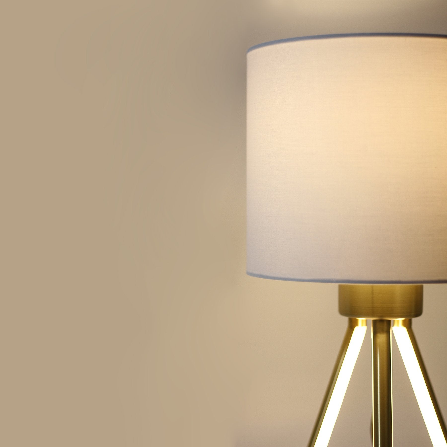 Sylive Table Lamp - Johnny Boy