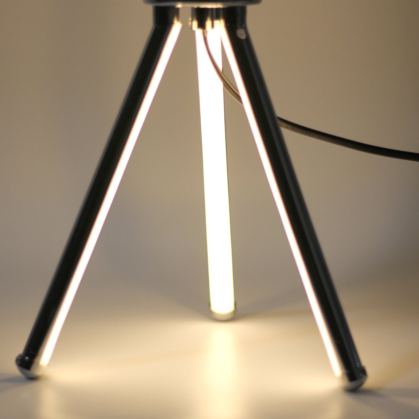 Sylive Table Lamp - Johnny Boy